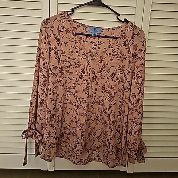 CeCe by Cynthia Steffe, Sleeve Botanic Blouse size M - Picture 2 of 4